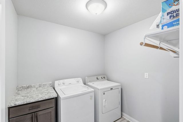 812 RUTLAND DR, Columbia, MO 65203