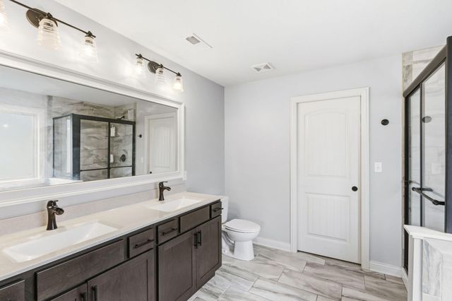 812 RUTLAND DR, Columbia, MO 65203