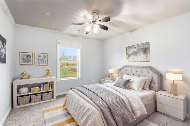 812 RUTLAND DR, Columbia, MO 65203