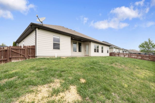 812 RUTLAND DR, Columbia, MO 65203