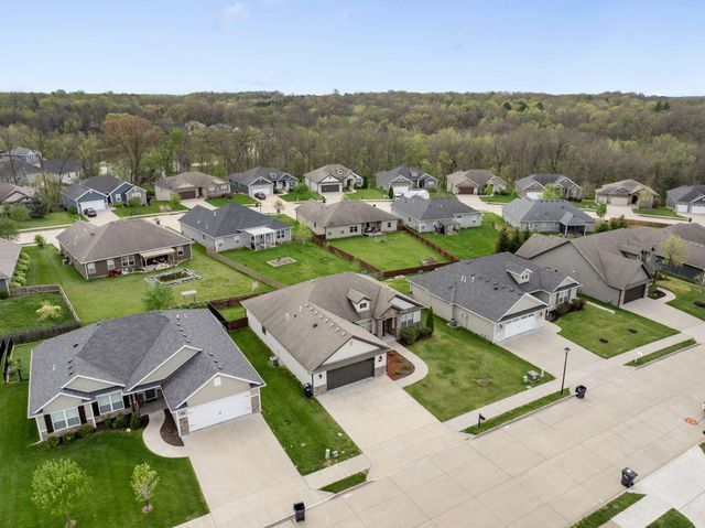 812 RUTLAND DR, Columbia, MO 65203