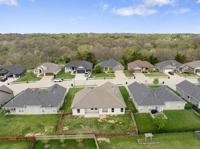 812 RUTLAND DR, Columbia, MO 65203