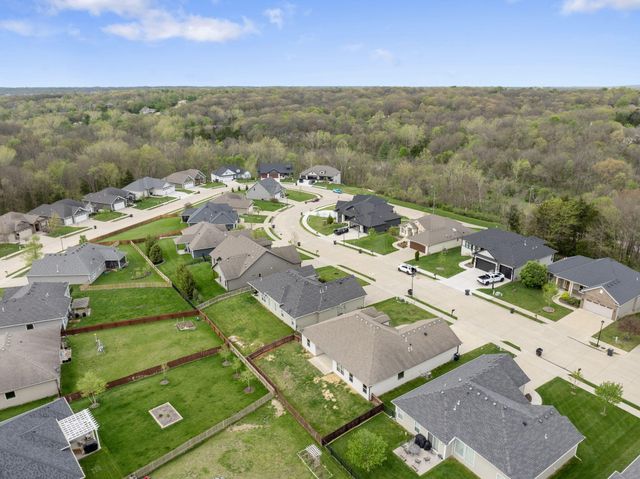 812 RUTLAND DR, Columbia, MO 65203