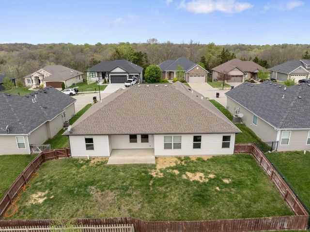 812 RUTLAND DR, Columbia, MO 65203