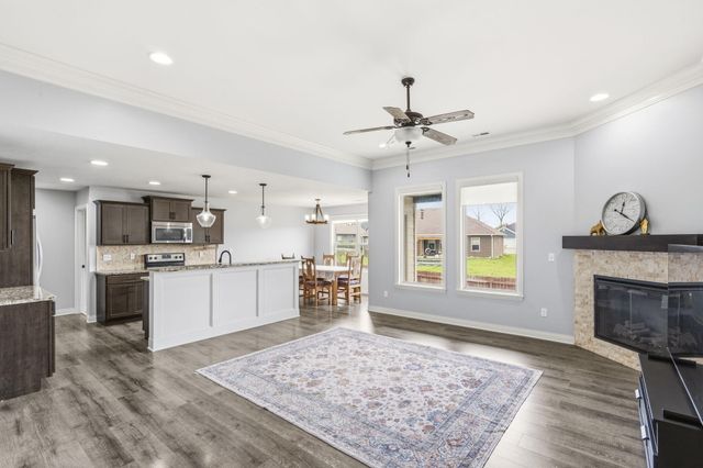 812 RUTLAND DR, Columbia, MO 65203