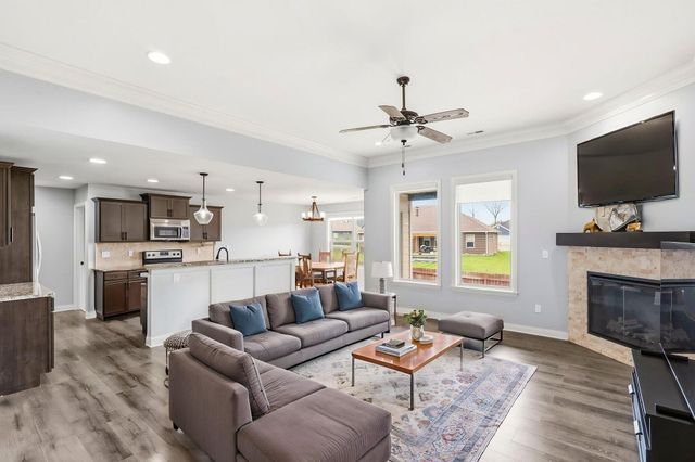812 RUTLAND DR, Columbia, MO 65203