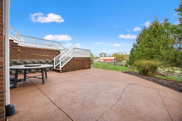 204 Crestridge Trail, Nicholasville, KY 40356
