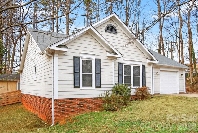 7026 Streamside Drive, Charlotte, NC 28212