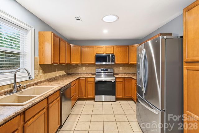 7026 Streamside Drive, Charlotte, NC 28212