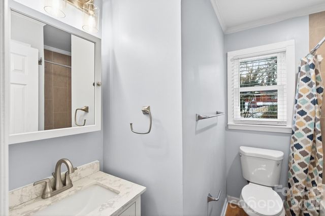 7026 Streamside Drive, Charlotte, NC 28212