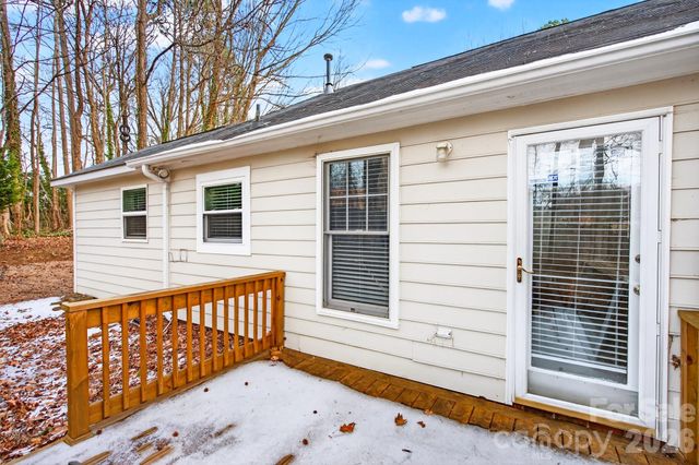 7026 Streamside Drive, Charlotte, NC 28212