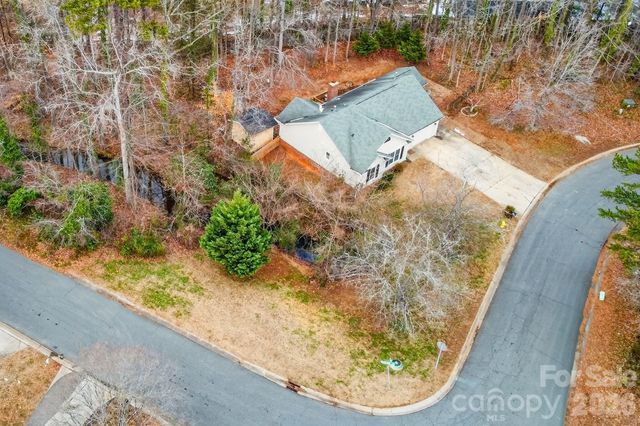 7026 Streamside Drive, Charlotte, NC 28212