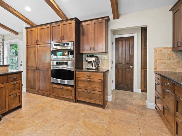 720 Circle G Ranch RD, Dripping Springs, TX 78620