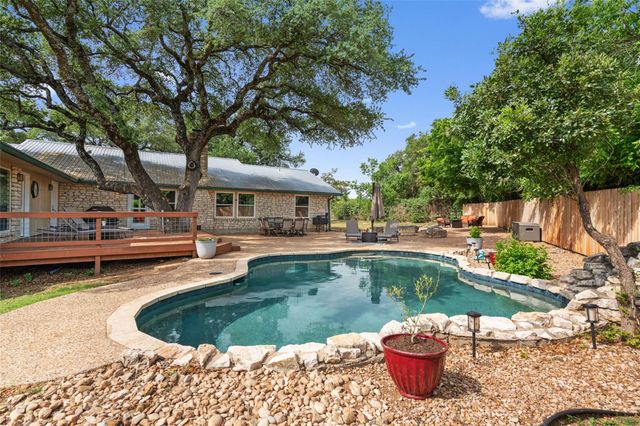 720 Circle G Ranch RD, Dripping Springs, TX 78620