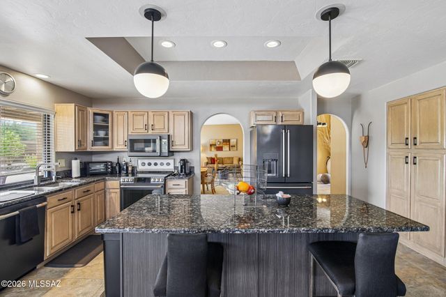 7648 N Quail Ridge Drive, Tucson, AZ 85743