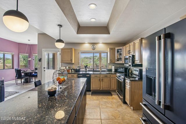 7648 N Quail Ridge Drive, Tucson, AZ 85743