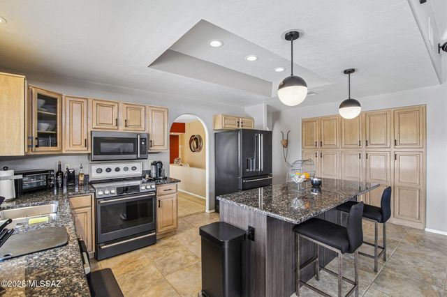 7648 N Quail Ridge Drive, Tucson, AZ 85743