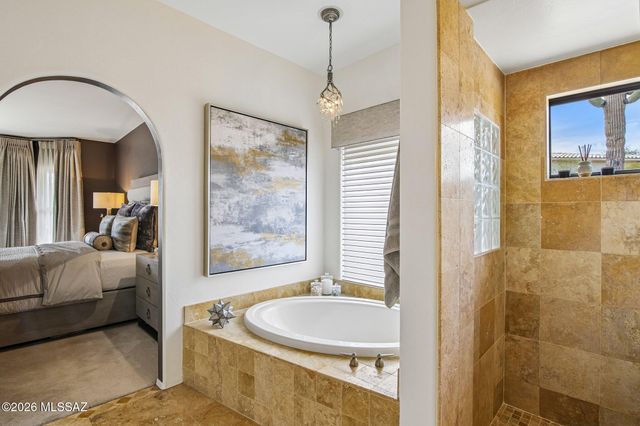 7648 N Quail Ridge Drive, Tucson, AZ 85743