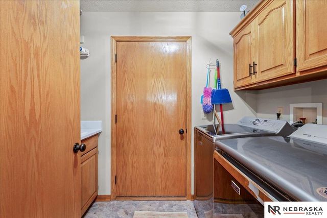 2107 Leigh Street, Papillion, NE 68133