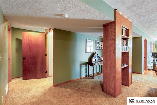 2107 Leigh Street, Papillion, NE 68133