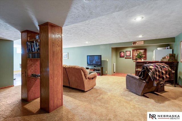 2107 Leigh Street, Papillion, NE 68133