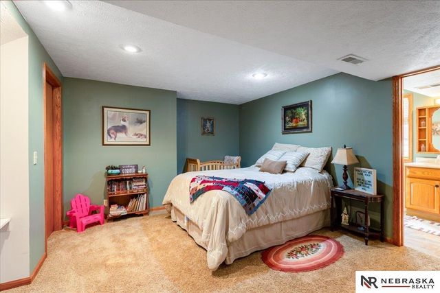 2107 Leigh Street, Papillion, NE 68133