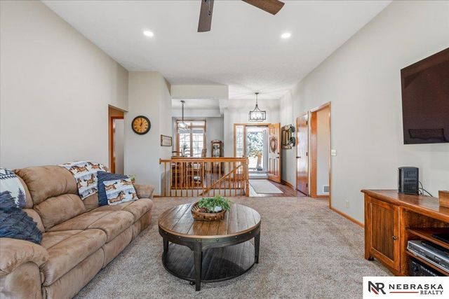 2107 Leigh Street, Papillion, NE 68133