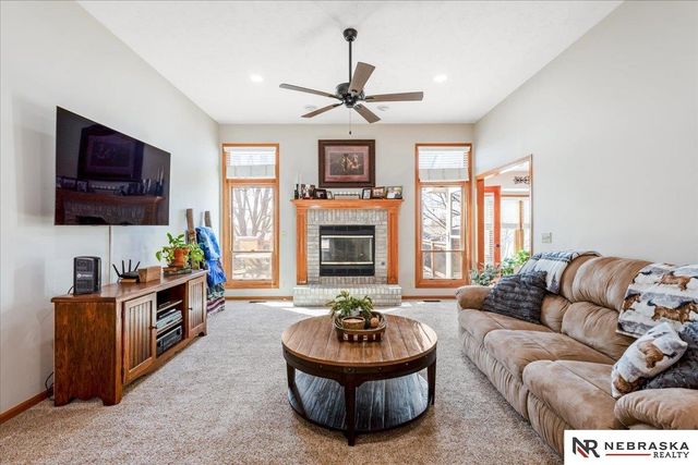 2107 Leigh Street, Papillion, NE 68133