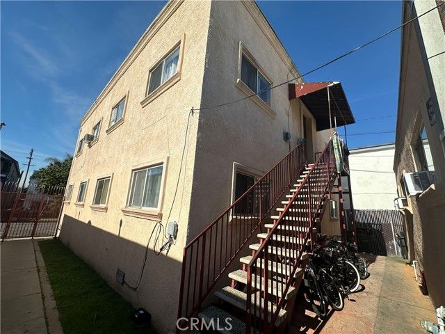 1640 Locust, Long Beach, CA 90813