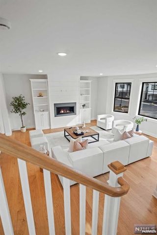 147 Central Avenue 13, Old Tappan, NJ 07675