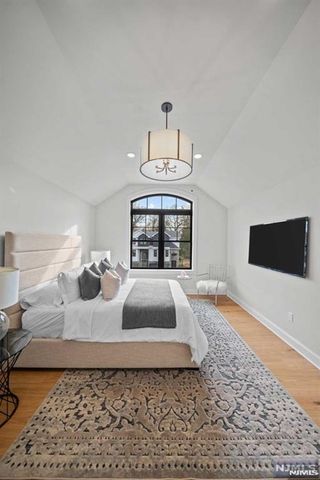 147 Central Avenue 13, Old Tappan, NJ 07675