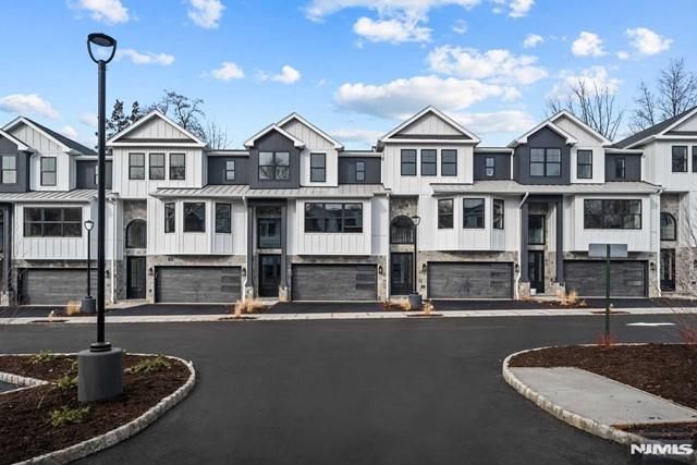 147 Central Avenue 13, Old Tappan, NJ 07675