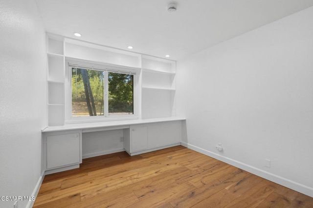 5844 Conifer Street, Oak Park, CA 91377