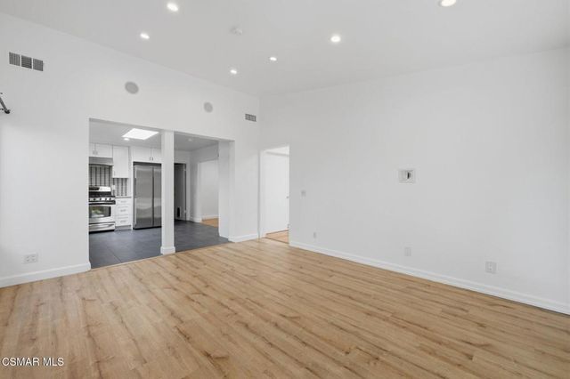 5844 Conifer Street, Oak Park, CA 91377