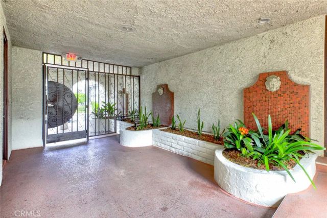 5334 Lindley Avenue 337, Encino, CA 91316