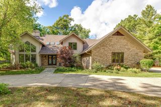 1830 Robinwood Lane, Riverwoods, IL 60015