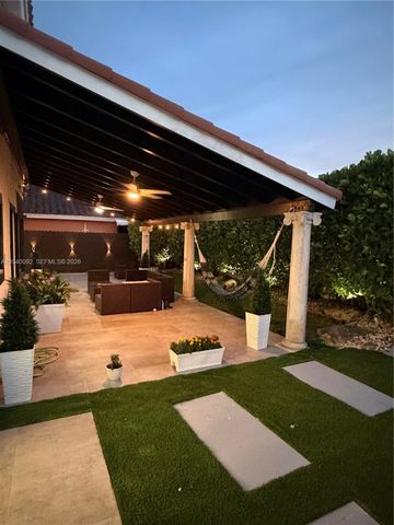 854 NW 132nd Ct, Miami, FL 33182