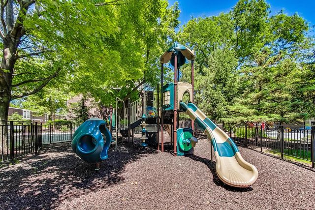 88 W Schiller Street 2903L, Chicago, IL 60610