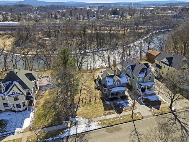 415 2nd Avenue, Baraboo, WI 53913