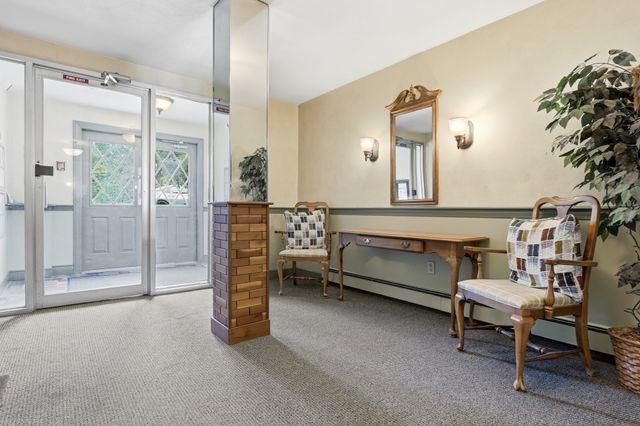 48 Great Rd 18, Acton, MA 01720