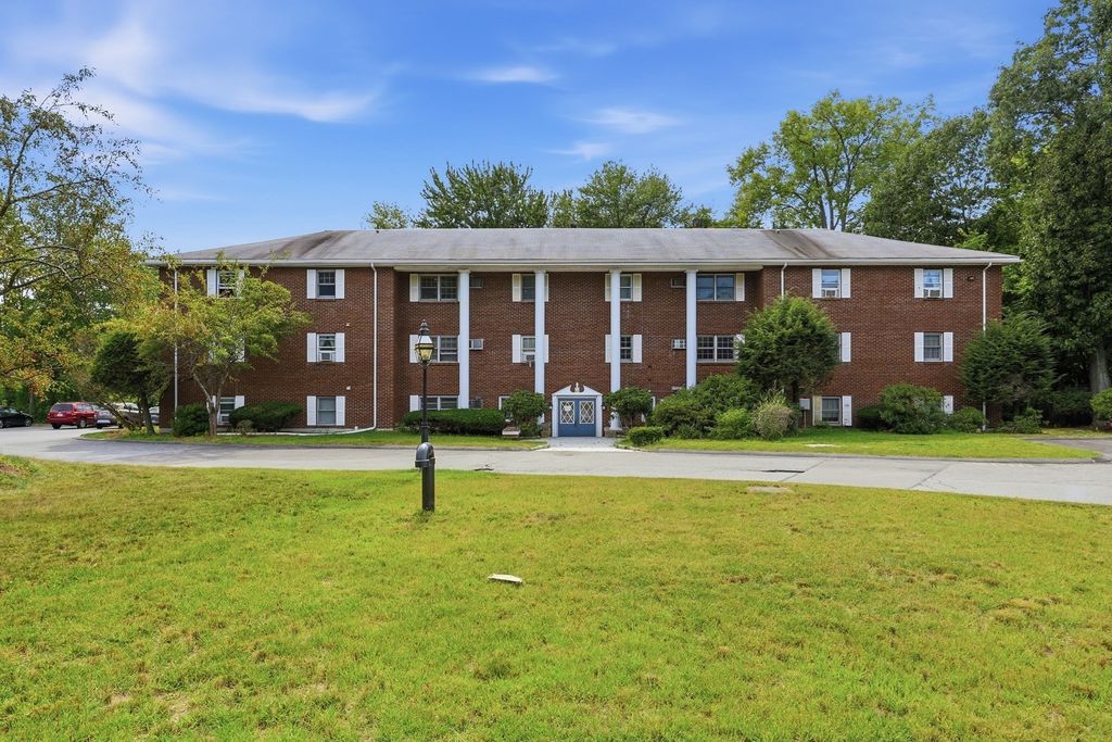 48 Great Rd 18, Acton, MA 01720