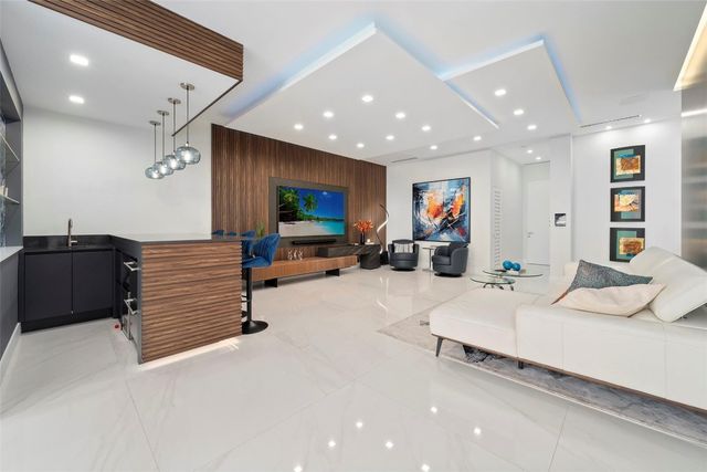 2631 NE 48th Court, Lighthouse Point, FL 33064