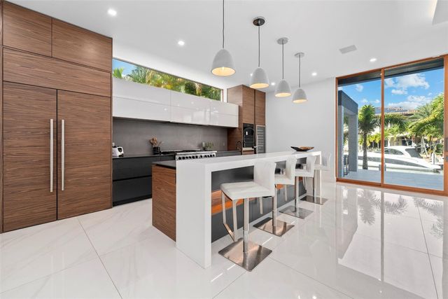 2631 NE 48th Court, Lighthouse Point, FL 33064