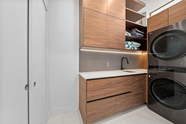 2631 NE 48th Court, Lighthouse Point, FL 33064