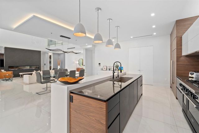 2631 NE 48th Court, Lighthouse Point, FL 33064