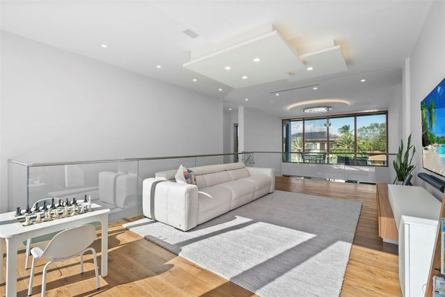 2631 NE 48th Court, Lighthouse Point, FL 33064