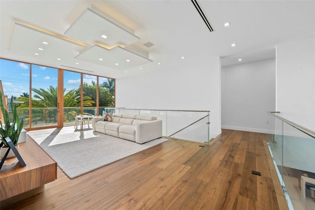 2631 NE 48th Court, Lighthouse Point, FL 33064