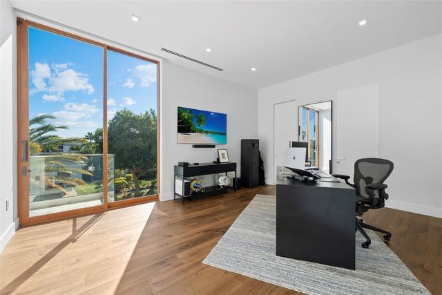 2631 NE 48th Court, Lighthouse Point, FL 33064