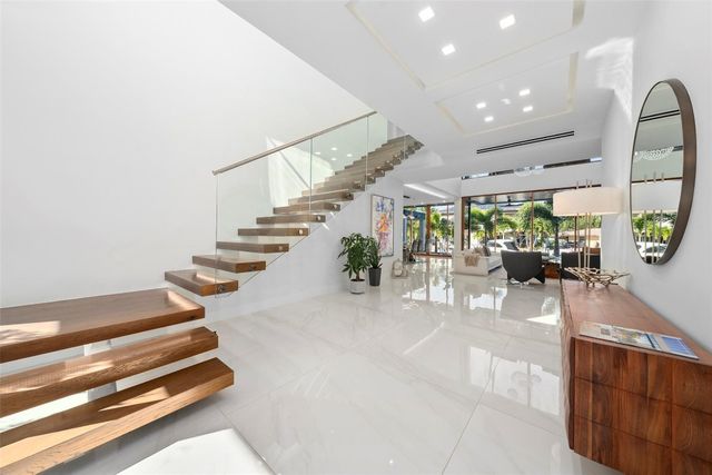 2631 NE 48th Court, Lighthouse Point, FL 33064