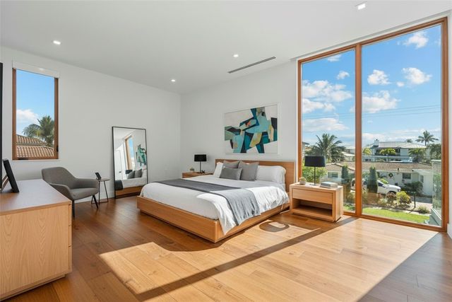 2631 NE 48th Court, Lighthouse Point, FL 33064